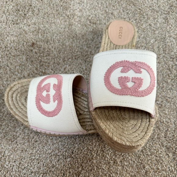 Authentic Gucci Pilar Interlocking G Embroidered Canvas Espadrille Slide Sandal - Picture 2 of 5